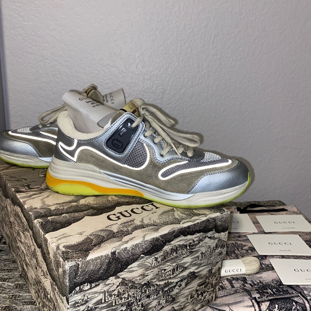 Woman Gucci Ultrapace Sneakers - Picture 7 of 8